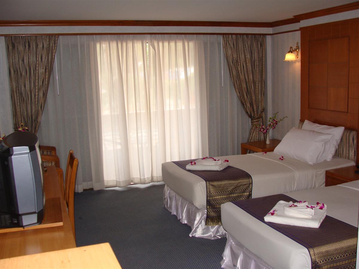 Ao Nang Beach Resort Krabi Exterior photo